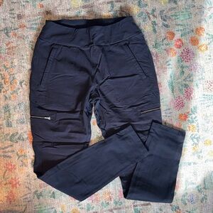 Athleta Navy Headland 10 TALL Cargo Legging EUC